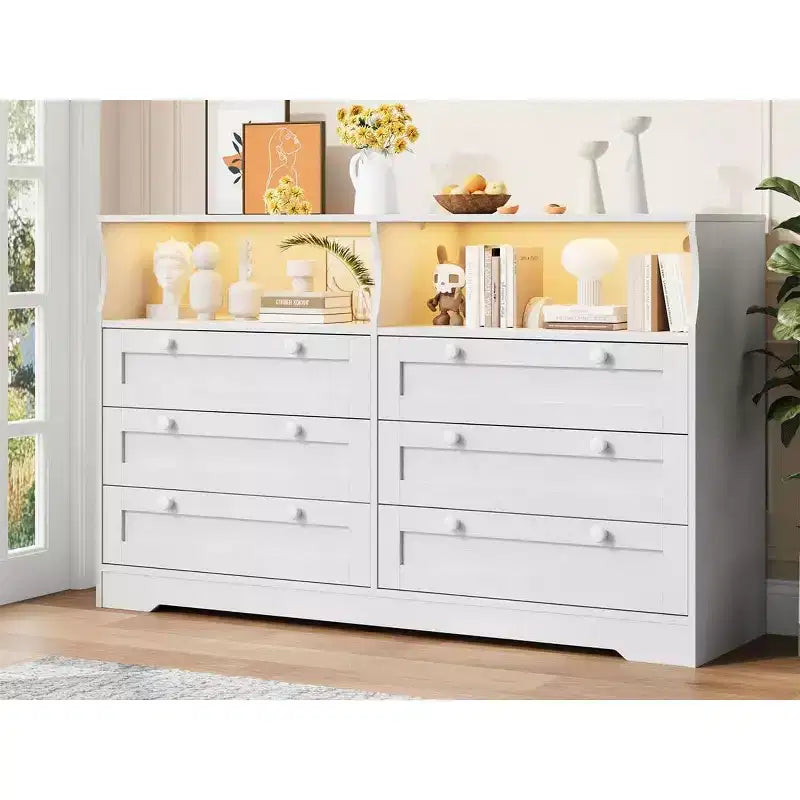 Cassettiera a 6 cassetti con LED e ciabatta elettrica, Comò e cassettiere con armadietto contenitore per camera da letto, Mobile TV in legno largo 55 cm